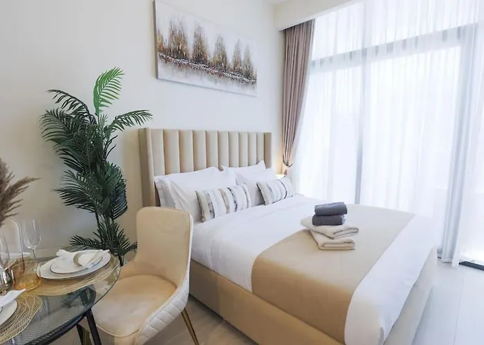 Incredible Studio In Azizi Riviera